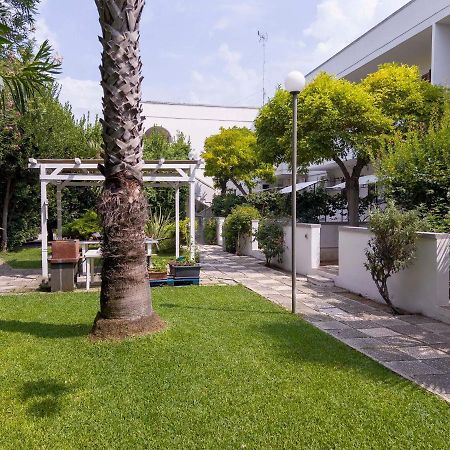 Residence Borgo Latino- Localo Torre dell'Orso Eksteriør billede