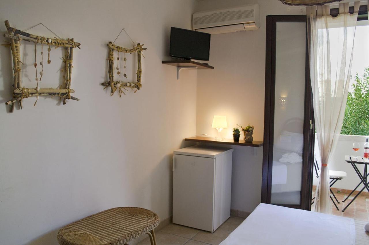 Residence Borgo Latino- Localo Torre dell'Orso Eksteriør billede