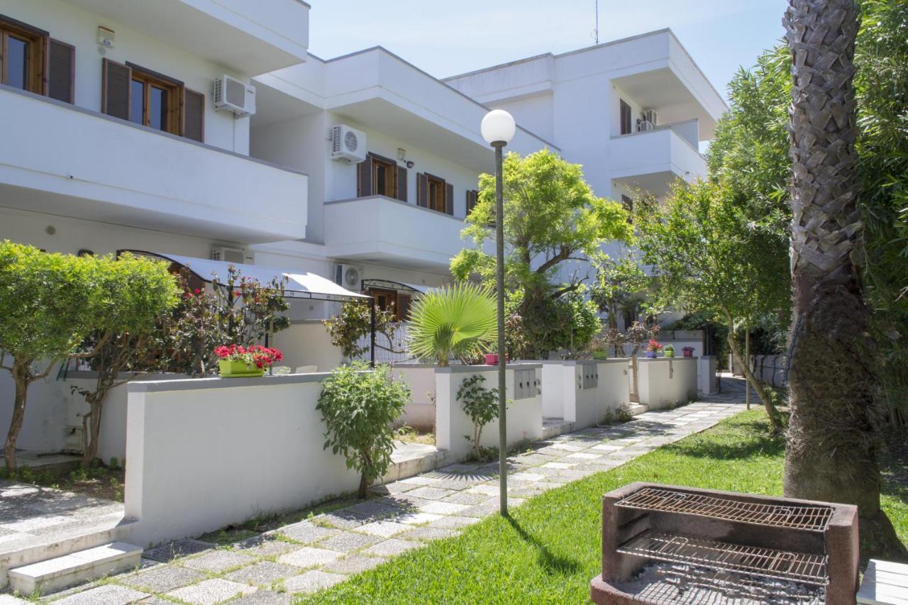 Residence Borgo Latino- Localo Torre dell'Orso Eksteriør billede